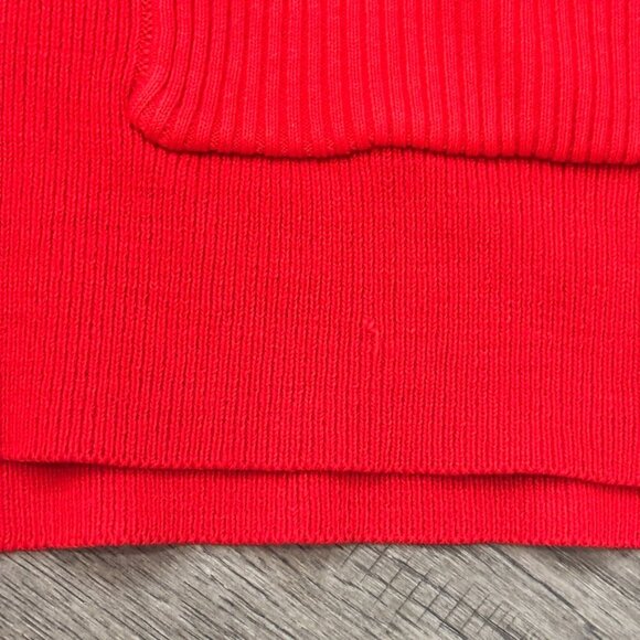 Vintage Red Knit Pullover with Scalloped Collar & Front Pockets - Picture 10 of 12